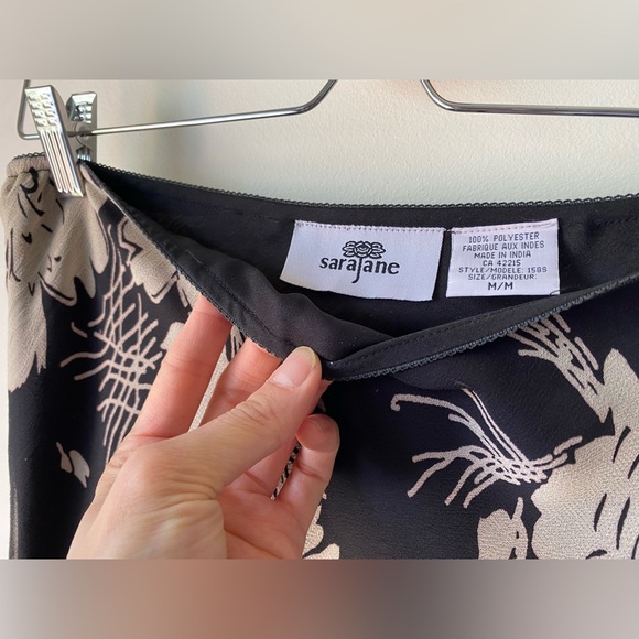 Bias cut floral print midi skirt - Picture 9 of 12